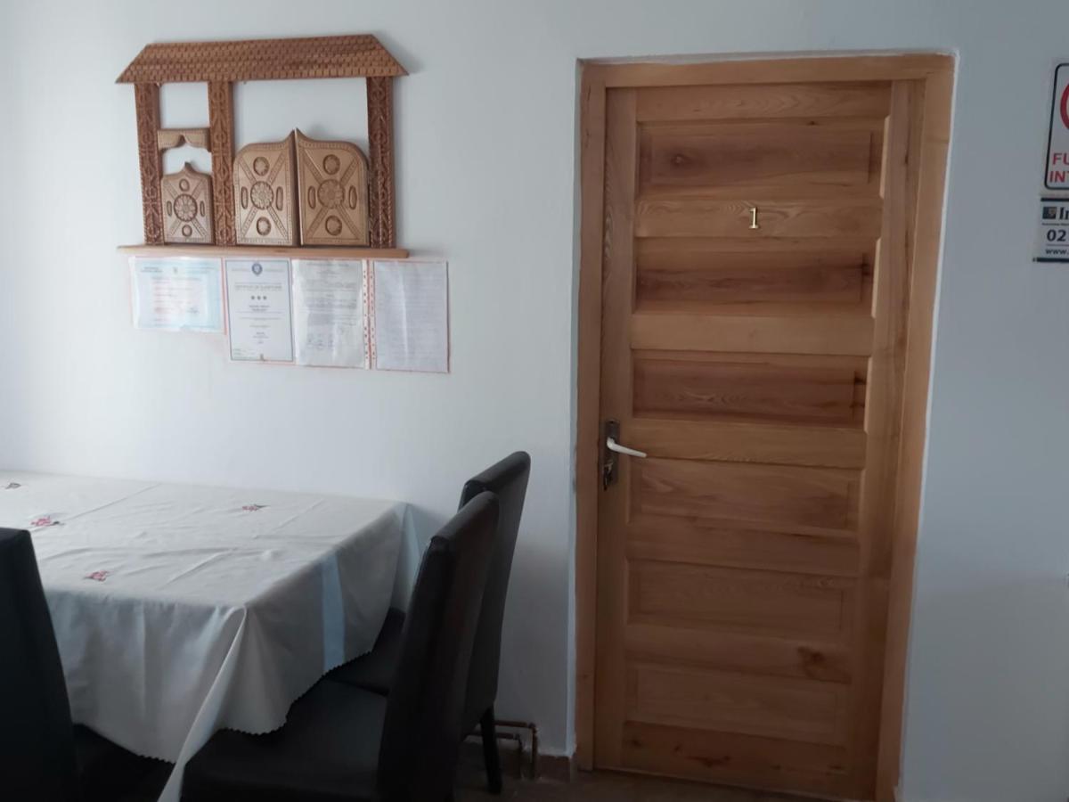 Pensiunea Schilacy Grosii Tiblesului Esterno foto