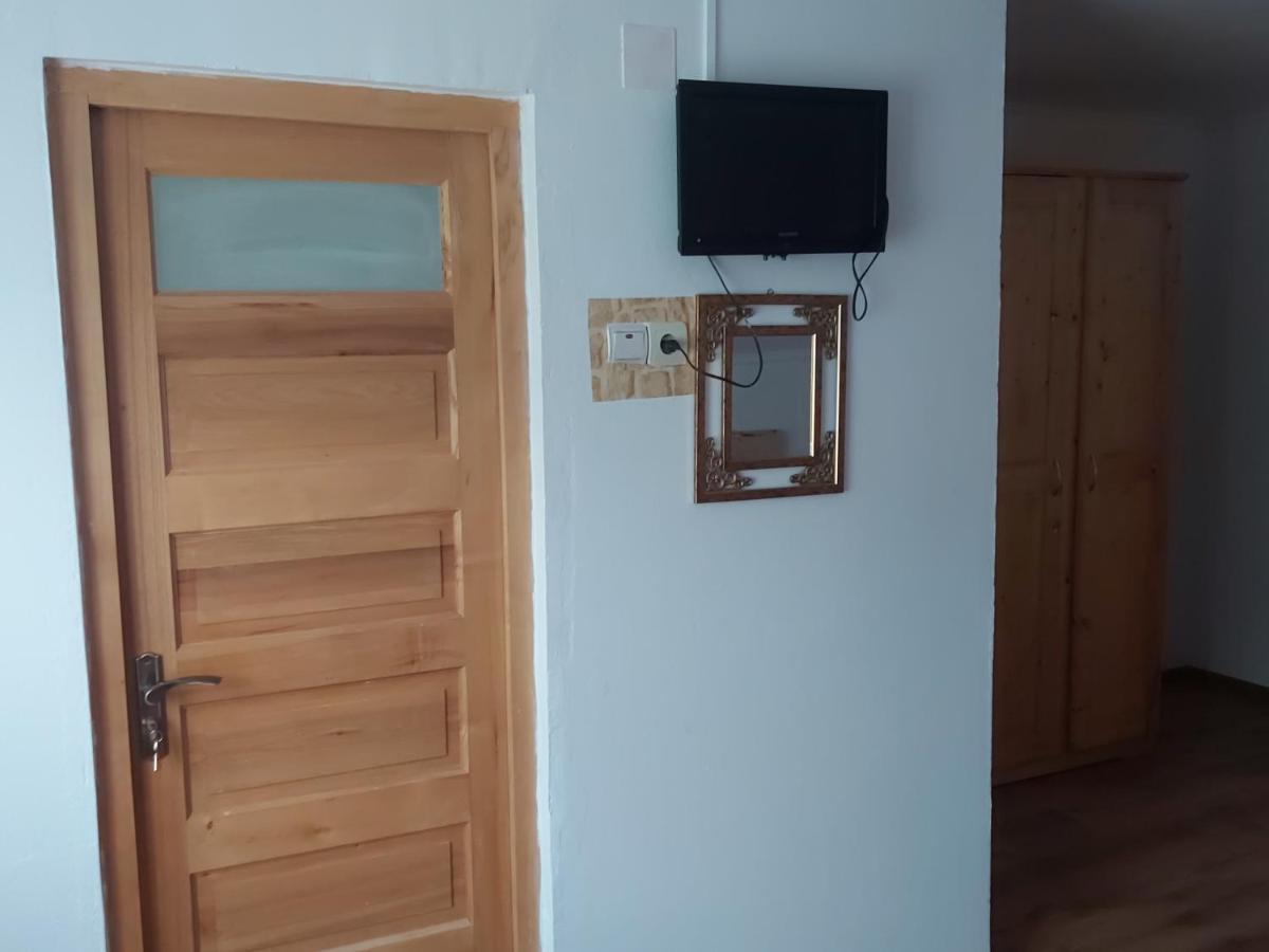 Pensiunea Schilacy Grosii Tiblesului Esterno foto