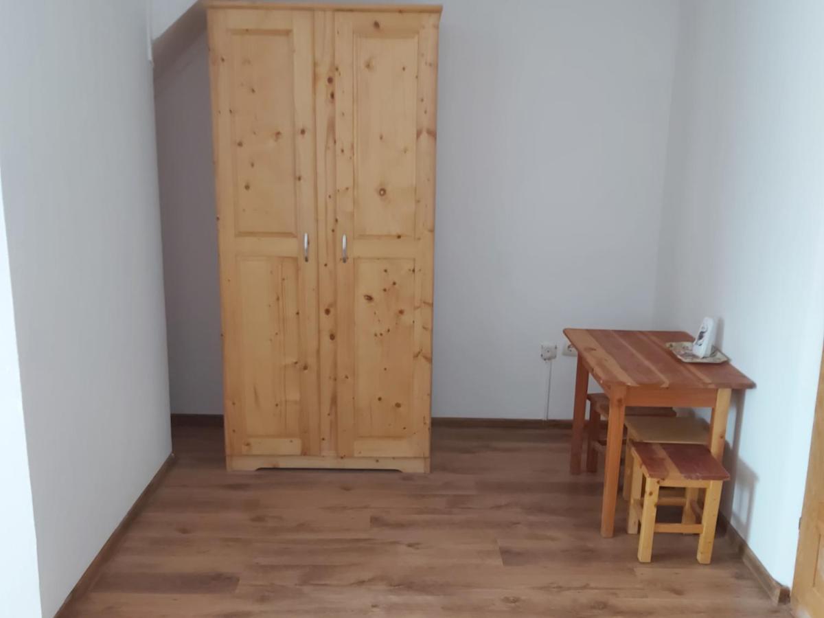 Pensiunea Schilacy Grosii Tiblesului Esterno foto